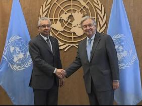 Pravind Jugnauth rencontrant le Secrétaire Général des Nations Unies Pravind Jugnauth rencontrant le Secrétaire Général des Nations Unies
